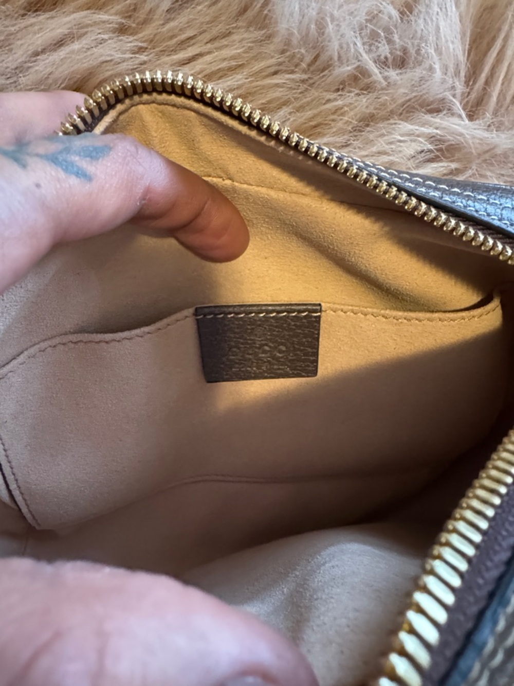 Authentic Gucci Beige/Ebony GG Supreme Belt Bag with Red & Green Web - Picture 2 of 3